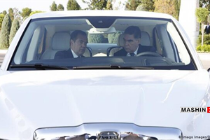 مردم ترکمنستان به عشق رئیس جمهوری خود ماشین‌هایشان را سفید می‌کنند